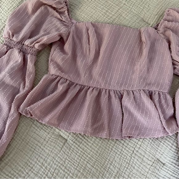 ASTR The Label Peplum Top - Picture 2 of 3